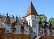 Остекление гостиницы окнами с раскладкой